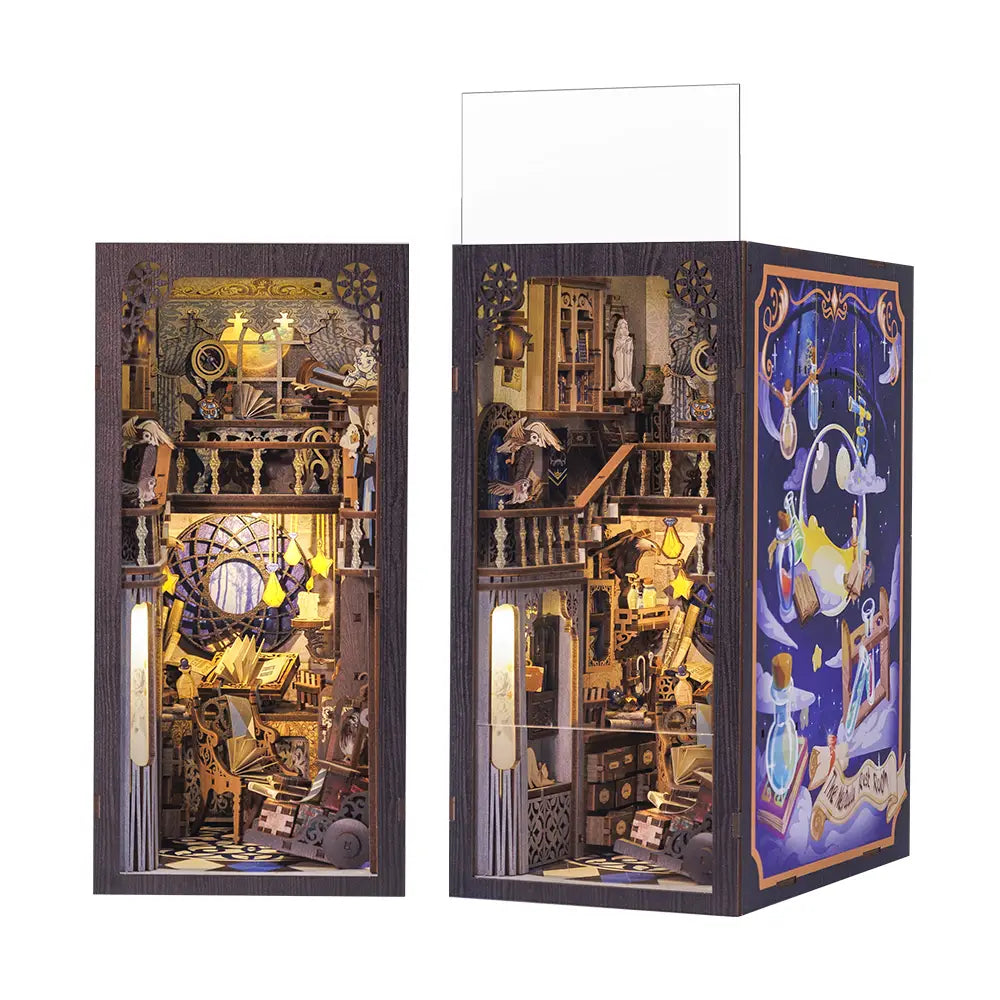 Book Nook: Nebula Common Room with Dust Cover