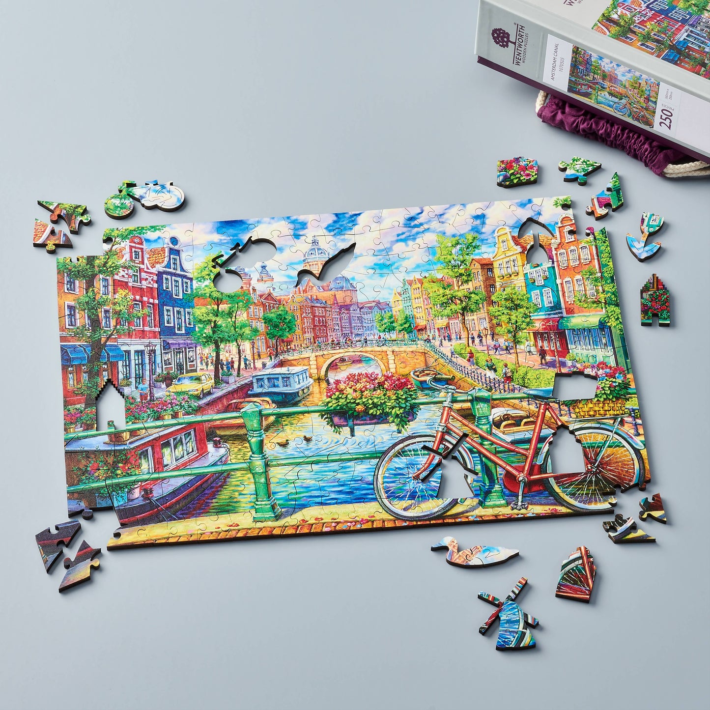 Amsterdam Canal: 250 Pieces