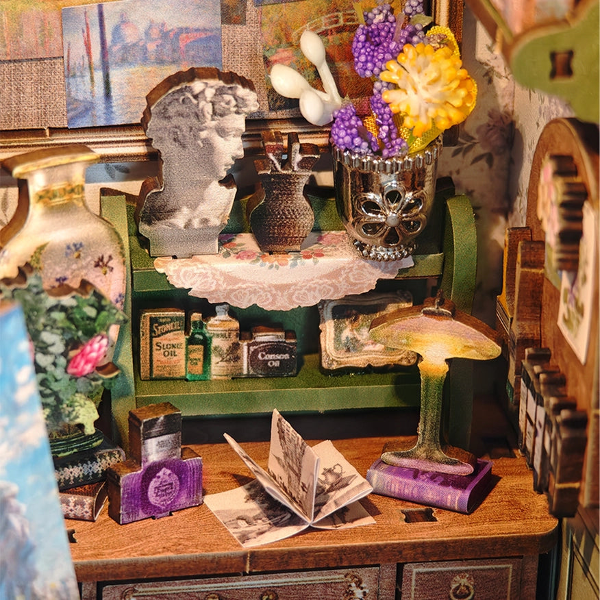 Miniature House Kit: Impressionist's Studio