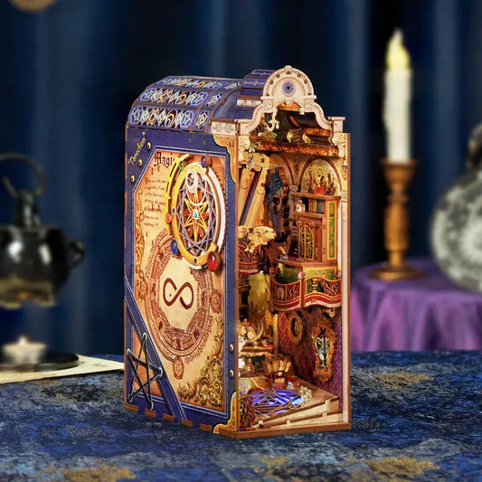 Book Nook: Magic Library with Dust Cover