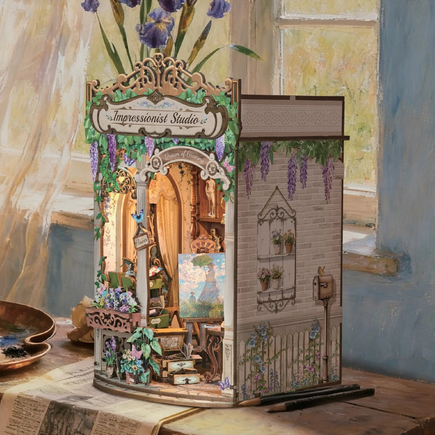 Miniature House Kit: Impressionist's Studio