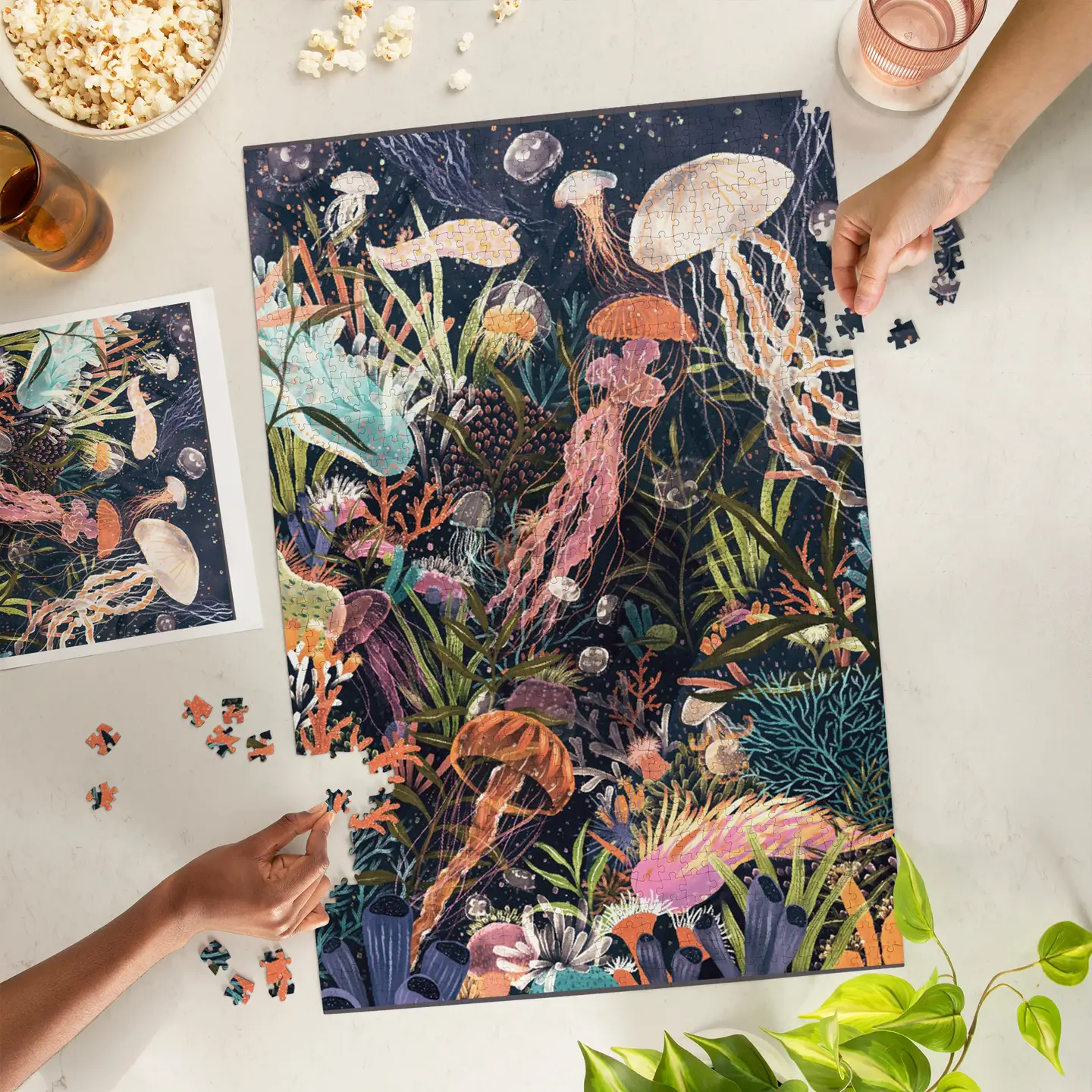 Luminescent World of Jellyfish 1000pc